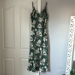 Red Dress boutique green floral midi dress